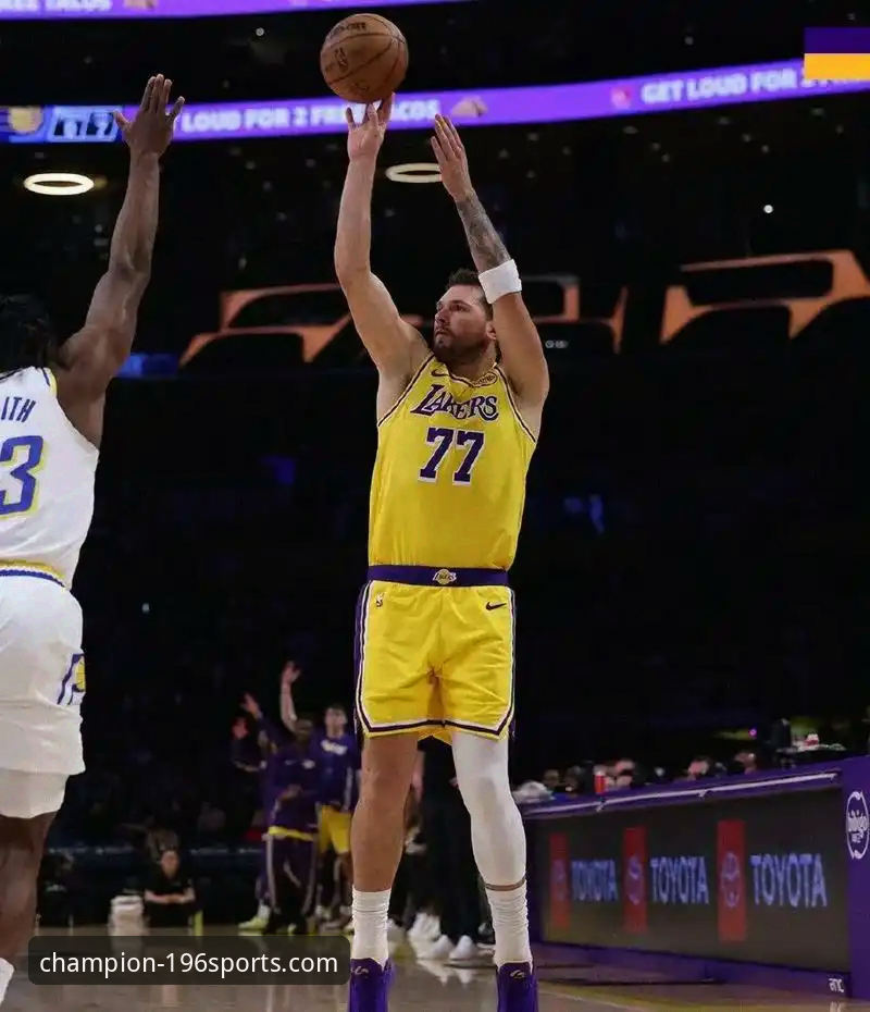 湖人客场力克步行者，东契奇43分引领进攻狂潮详解